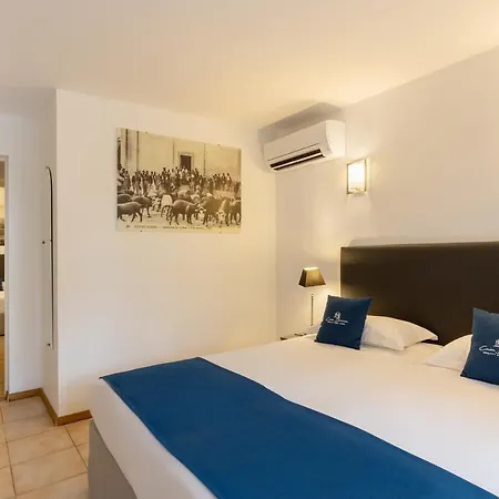 Western Casa Bianca, Piscine Interieure Et Exterieure カルヴィ