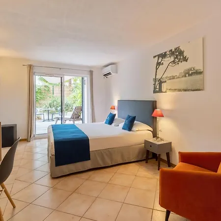 Western Casa Bianca, Piscine Interieure Et Exterieure فندق كالفي