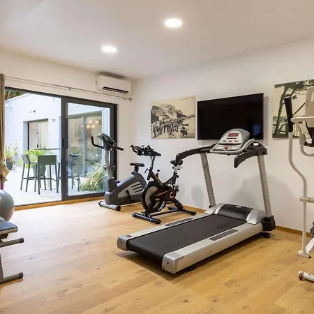 Western Casa Bianca, Piscine Interieure Et Exterieure カルヴィ