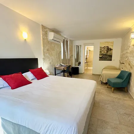 Western Casa Bianca, Piscine Interieure Et Exterieure 3* كالفي