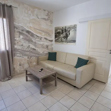 Western Casa Bianca, Piscine Interieure Et Exterieure فندق كالفي