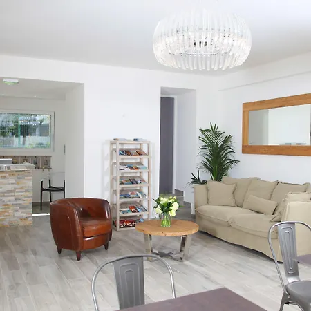 Western Casa Bianca, Piscine Interieure Et Exterieure カルヴィ