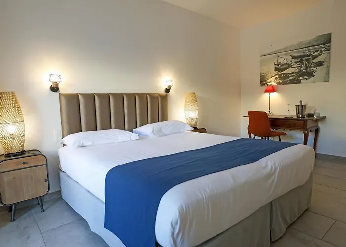 Hotel Western Casa Bianca, Piscine Interieure Et Exterieure Calvi (Corsica)